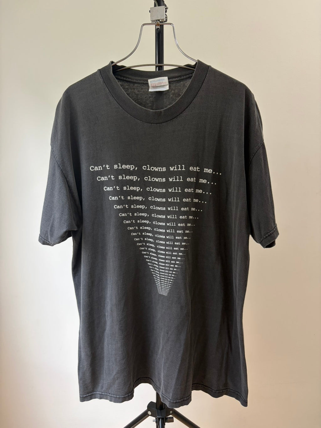 RARE Vintage Faded Black Can’t sleep, clowns will eat me..