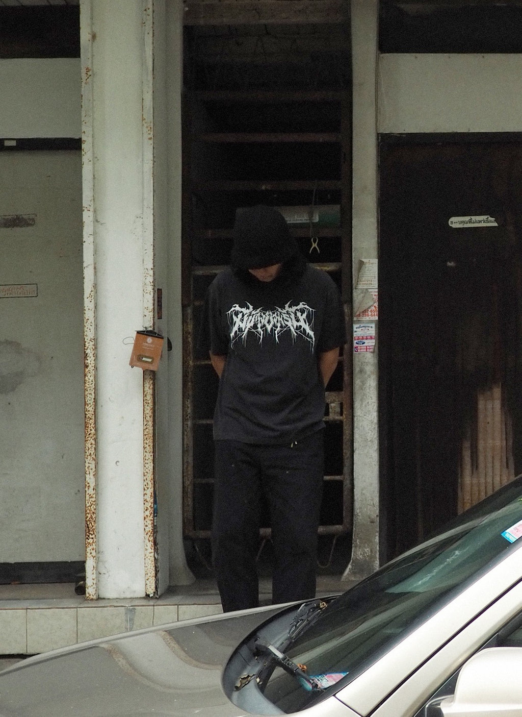 ”Mee bang yom rab” Metal Logo (Funny Tee)